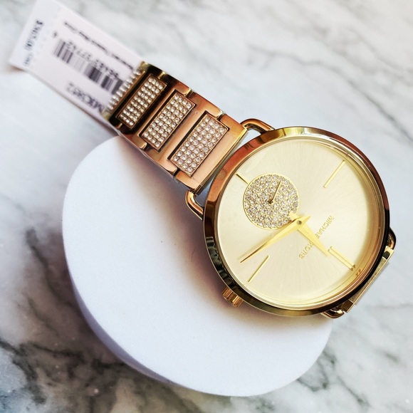 SOLD | Michael KORS Portia Pav Gold diamond watch - Picture 4 of 5